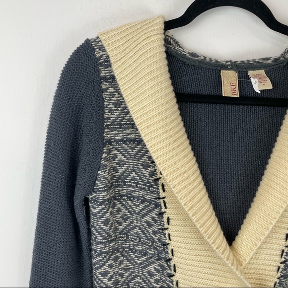 BKE Womens Shawl Knit Hooded Sweater Sz Medium Aztec Ribbed Boho Western - Picture 4 of 12